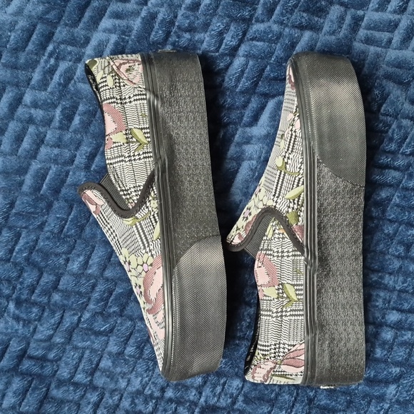 Vans Slip-On Stackform Platform Shoes In Tapestry Floral Black SZ 8 Women, New - Picture 12 of 15